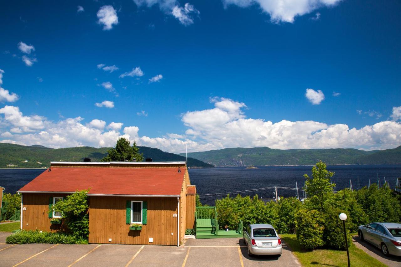 Chalets Condos Sur Le Fjord L'Anse-Saint-Jean Bagian luar foto