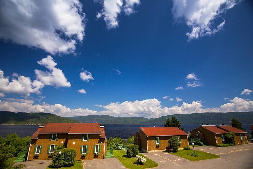 Chalets Condos Sur Le Fjord L'Anse-Saint-Jean Bagian luar foto
