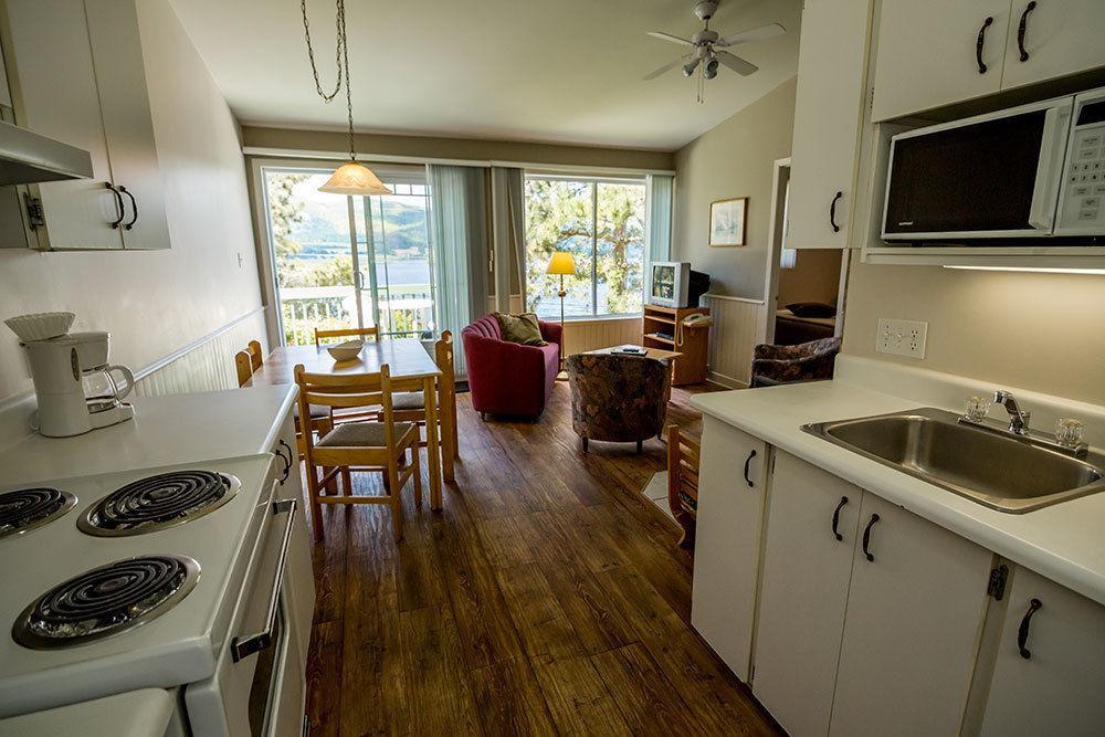 Chalets Condos Sur Le Fjord L'Anse-Saint-Jean Bagian luar foto