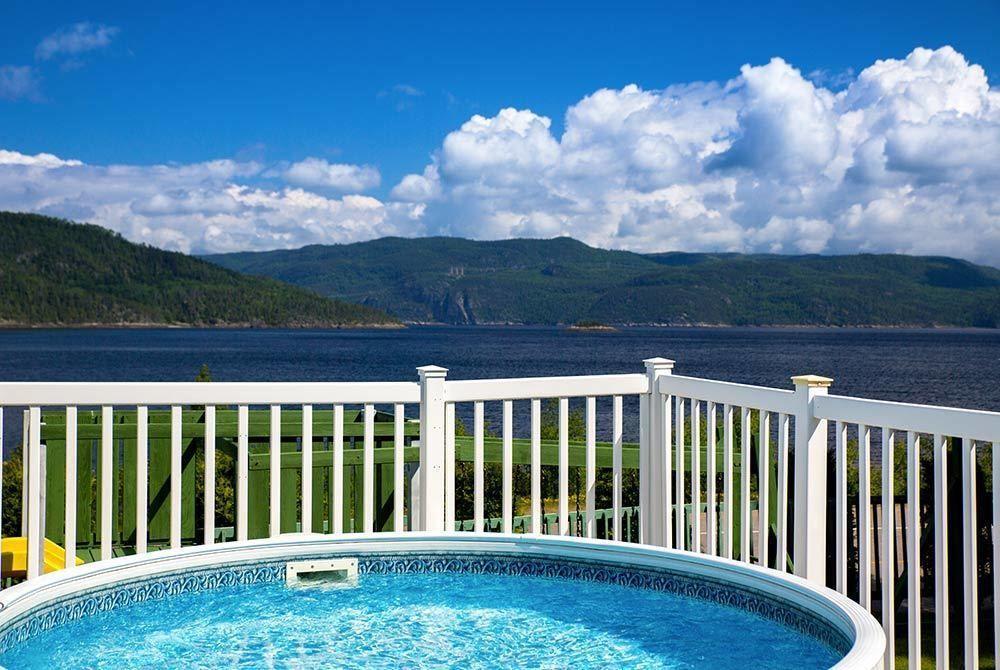 Chalets Condos Sur Le Fjord L'Anse-Saint-Jean Bagian luar foto